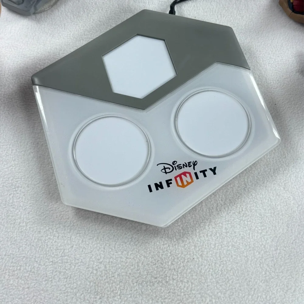 Disney‎ Infinity Portal & Figures Lot